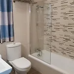 Lägenhet Charming Apartment-wifi-sleeps 5