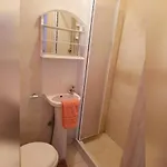 Charming Apartment-wifi-sleeps 5
