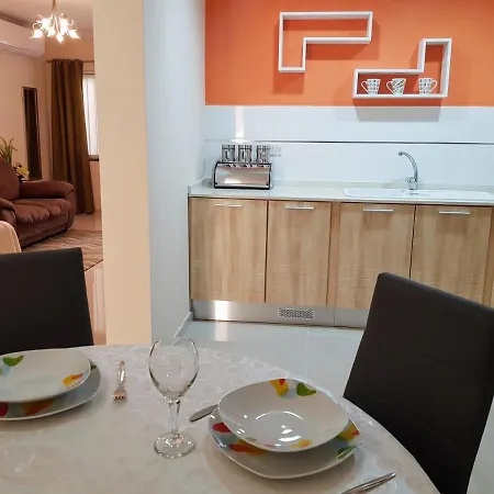 Charming Apartment-wifi-sleeps 5 Lägenhet Marsaskala