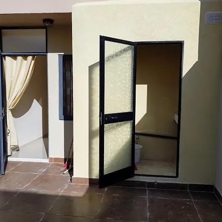 Charming Apartment-wifi-sleeps 5 Lägenhet Marsaskala