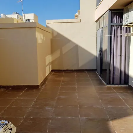 شقة Charming Apartment-wifi-sleeps 5 *