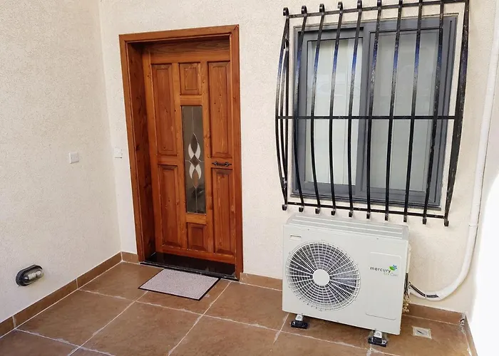 Charming Apartment-wifi-sleeps 5 * Marsaskala